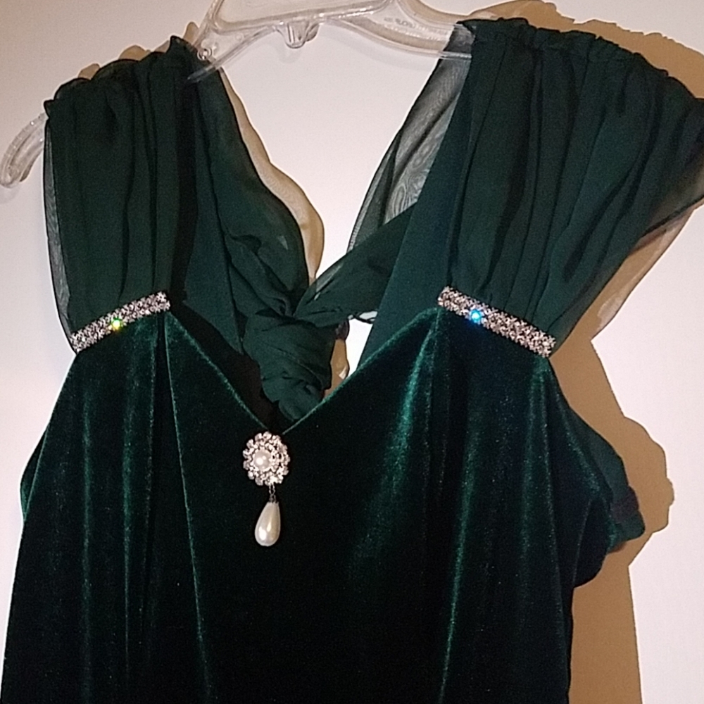 Crushed velvet green dress